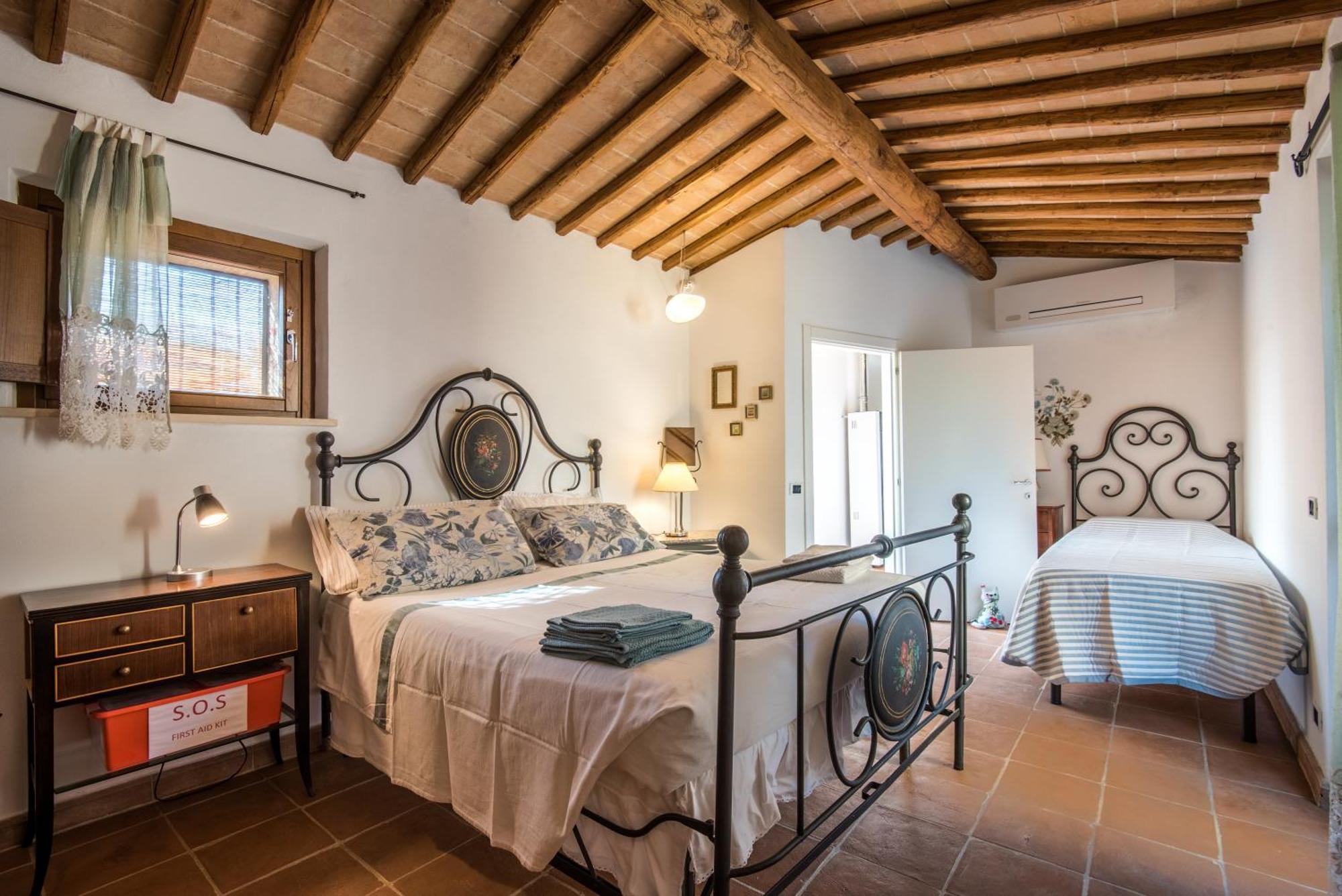 La Farneta Villa Monteriggioni Luaran gambar